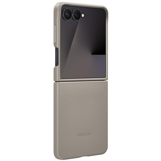 Samsung Husa Originala Kindsuit Samsung Galaxy Z Flip7 Taupe (Samsung, ArcoExpert) by www.silkase.ro Samsung Husa Originala Kindsuit Samsung Galaxy Z Flip7 Taupe (ArcoExpert, EF-VF766PJEGWW) by www.silkase.ro