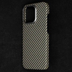 Husa fibra de carbon MagSafe SILKASE pentru Apple iPhone 15 Pro, aramid kevlar, metal camera, galben