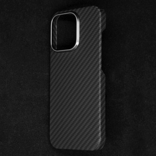 Husa fibra de carbon SILKASE pentru Apple iPhone 15 Pro, aramid kevlar, metal camera, negru (SILKASE, iPhone 15 Pro) by www.silkase.ro Husa fibra de carbon SILKASE pentru Apple iPhone 15 Pro, aramid kevlar, metal camera, negru (iPhone 15 Pro, H2466) by www.silkase.ro