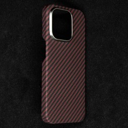 Husa fibra de carbon MagSafe SILKASE pentru Apple iPhone 15 Pro, aramid kevlar, metal camera, rosu Husa fibra de carbon MagSafe SILKASE pentru Apple iPhone 15 Pro, aramid kevlar, metal camera, rosu