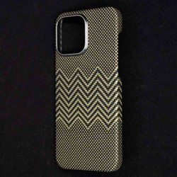 Husa fibra de carbon MagSafe SILKASE pentru Apple iPhone 15 Pro Max, aramid kevlar, metal camera, galben