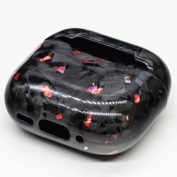 Husa fibra de carbon SILKASE pentru AirPods 4, aramid kevlar, negru/rosu forged lucios Husa fibra de carbon SILKASE pentru AirPods 4, aramid kevlar, negru/rosu forged lucios