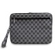 Husă Laptop DKNY din Piele PU, Model Carouri și Dungă, 13/14", Negru (Bakr, DKCS14PVSHLK) by www.silkase.ro
