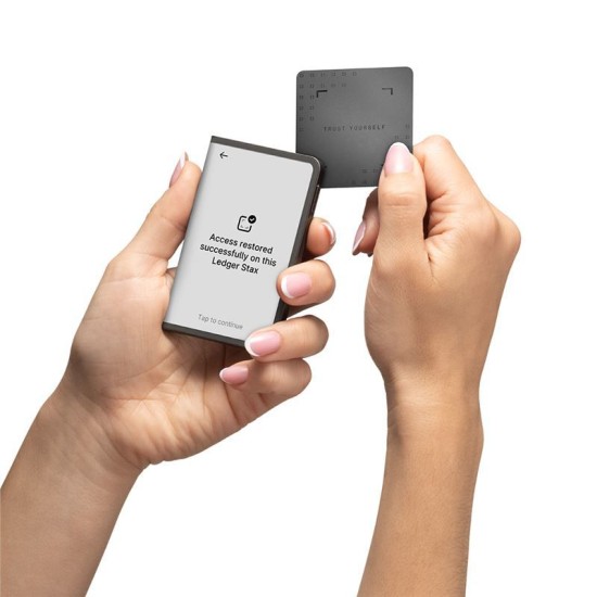 Portofel hardware crypto Ledger Stax cu cheie de recuperare (Ledger, Ingredi) by www.silkase.ro Portofel hardware crypto Ledger Stax cu cheie de recuperare (Crypto Wallet, LEDGERSTAX-RK) by www.silkase.ro