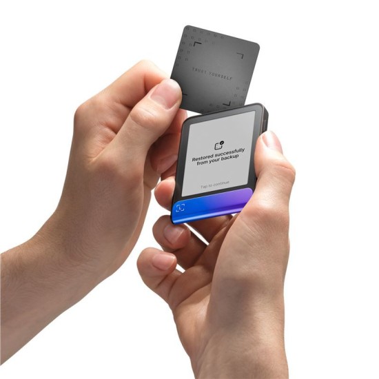 Portofel hardware crypto Ledger Flex Neptune Blue (albastru) cu cheie de recuperare (Ledger, Ingredi) by www.silkase.ro Portofel hardware crypto Ledger Flex Neptune Blue (albastru) cu cheie de recuperare (Crypto Wallet, LEDGERFLEX-NBLUE-RK) by www.silkase.ro