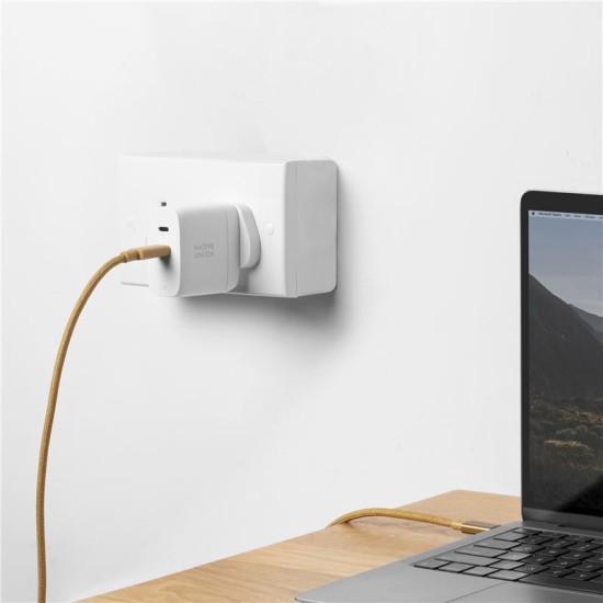 Incarcator retea Native Union GaN, 2x USB-C, 67W, Alb (Native Union, Incarcatoare) by www.silkase.ro Incarcator retea Native Union GaN, 2x USB-C, 67W, Alb (Incarcatoare, FAST-PD67-WHT-INT) by www.silkase.ro