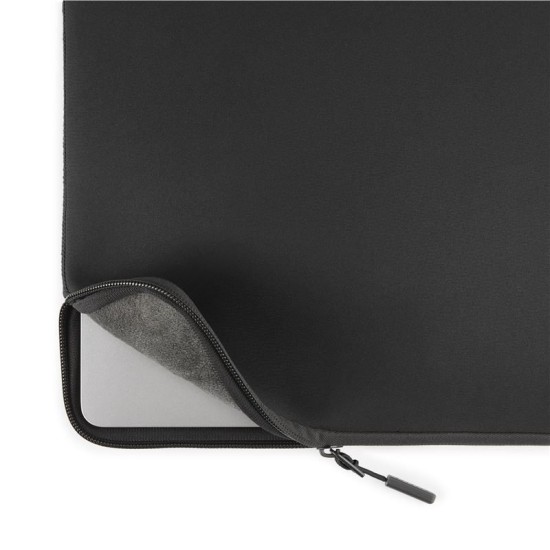 Husa de transport Pipetto Classic Fit Sleeve pentru Macbook Air 15 inch, neagra (Pipetto, Ingredi) by www.silkase.ro Husa de transport Pipetto Classic Fit Sleeve pentru Macbook Air 15 inch, neagra (Ingredi, P069-120-AB) by www.silkase.ro