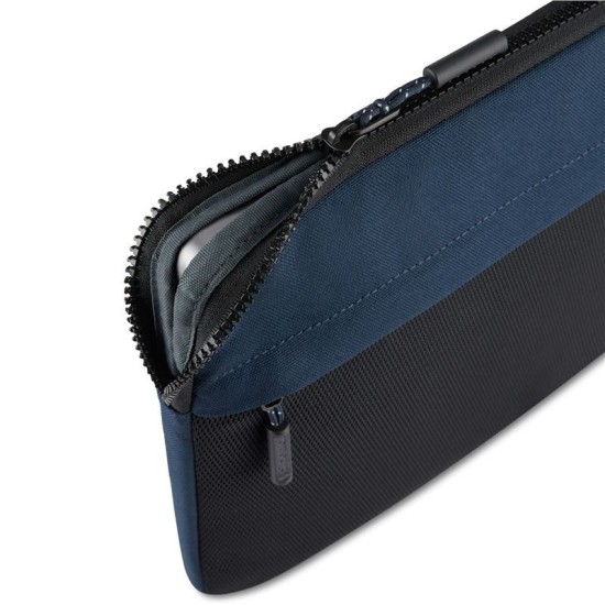 Husă Pipetto Expand Sleeve, Dark Blue - MacBook Pro 14 / Air 13.6 Husă Pipetto Expand Sleeve, Dark Blue - MacBook Pro 14 / Air 13.6 (Ingredi, P077-141-X) by www.silkase.ro