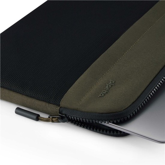 Husă Pipetto Expand Sleeve pentru MacBook Pro 14 / Air 13.6, Dark Green Husă Pipetto Expand Sleeve pentru MacBook Pro 14 / Air 13.6, Dark Green (Ingredi, P077-142-X) by www.silkase.ro