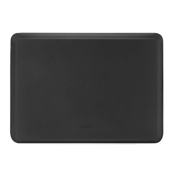 Husa de transport ultra-subtire Pipetto pentru MacBook Air 15, neagra (Ingredi, P071-131-AB) by www.silkase.ro