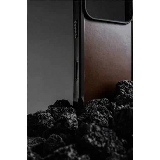 Husa de protectie robusta din piele Horween Nomad Rugged pentru iPhone 17 Pro, maro rustic (iPhone 17 Pro, NM011819858) by www.silkase.ro