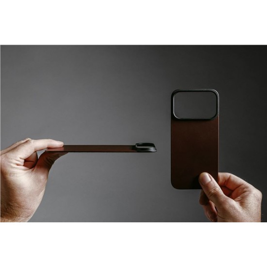 Capac spate magnetic din piele Horween Nomad pentru iPhone 17 Pro, maro rustic (iPhone 17 Pro, NM014407858) by www.silkase.ro