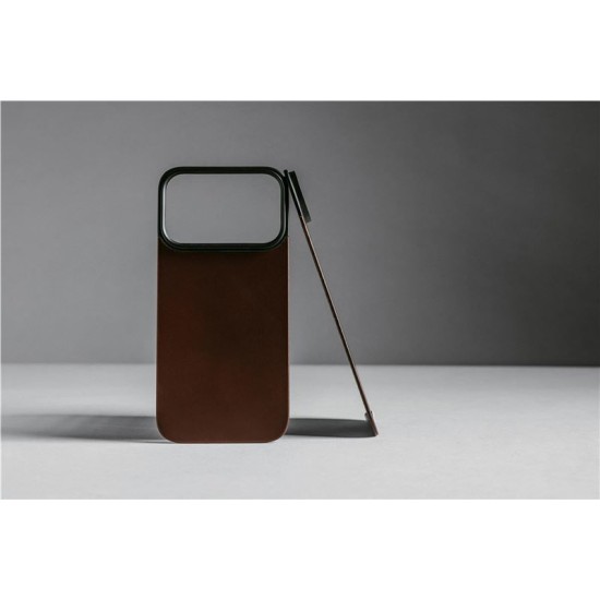 Capac spate magnetic din piele Horween Nomad pentru iPhone 17 Pro, maro rustic (iPhone 17 Pro, NM014407858) by www.silkase.ro
