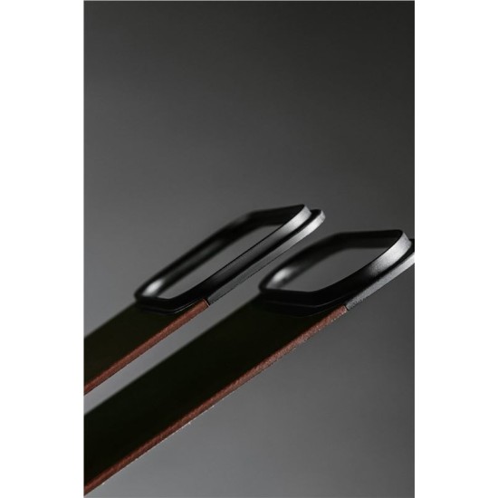 Capac spate magnetic din piele Horween Nomad pentru iPhone 17 Pro, maro rustic (iPhone 17 Pro, NM014407858) by www.silkase.ro