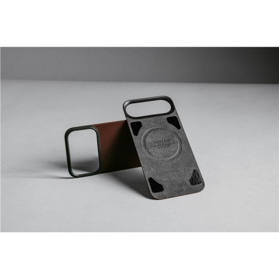 Capac spate magnetic din piele Horween Nomad pentru iPhone 17 Pro, maro rustic (iPhone 17 Pro, NM014407858) by www.silkase.ro