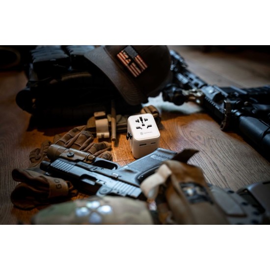 Adaptor de Călătorie Tactical PTP Travel Adapter, Alb Adaptor de Călătorie Tactical PTP Travel Adapter, Alb (Bakr, 57983114716) by www.silkase.ro
