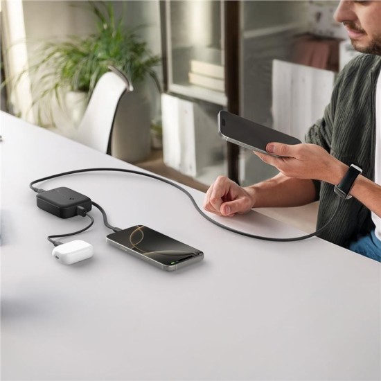 Baterie externa Spigen Essential 10000 mAh 30W cu cablu integrat, neagra (Spigen, Ingredi) by www.silkase.ro Baterie externa Spigen Essential 10000 mAh 30W cu cablu integrat, neagra (Baterii Externe, ABA09023) by www.silkase.ro