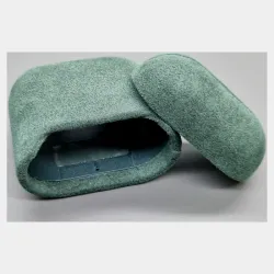 Husa alcantara SILKASE pentru Apple Airpods gen.1/2, material soft, culoare verde inchis Husa alcantara SILKASE pentru Apple Airpods gen.1/2, material soft, culoare verde inchis